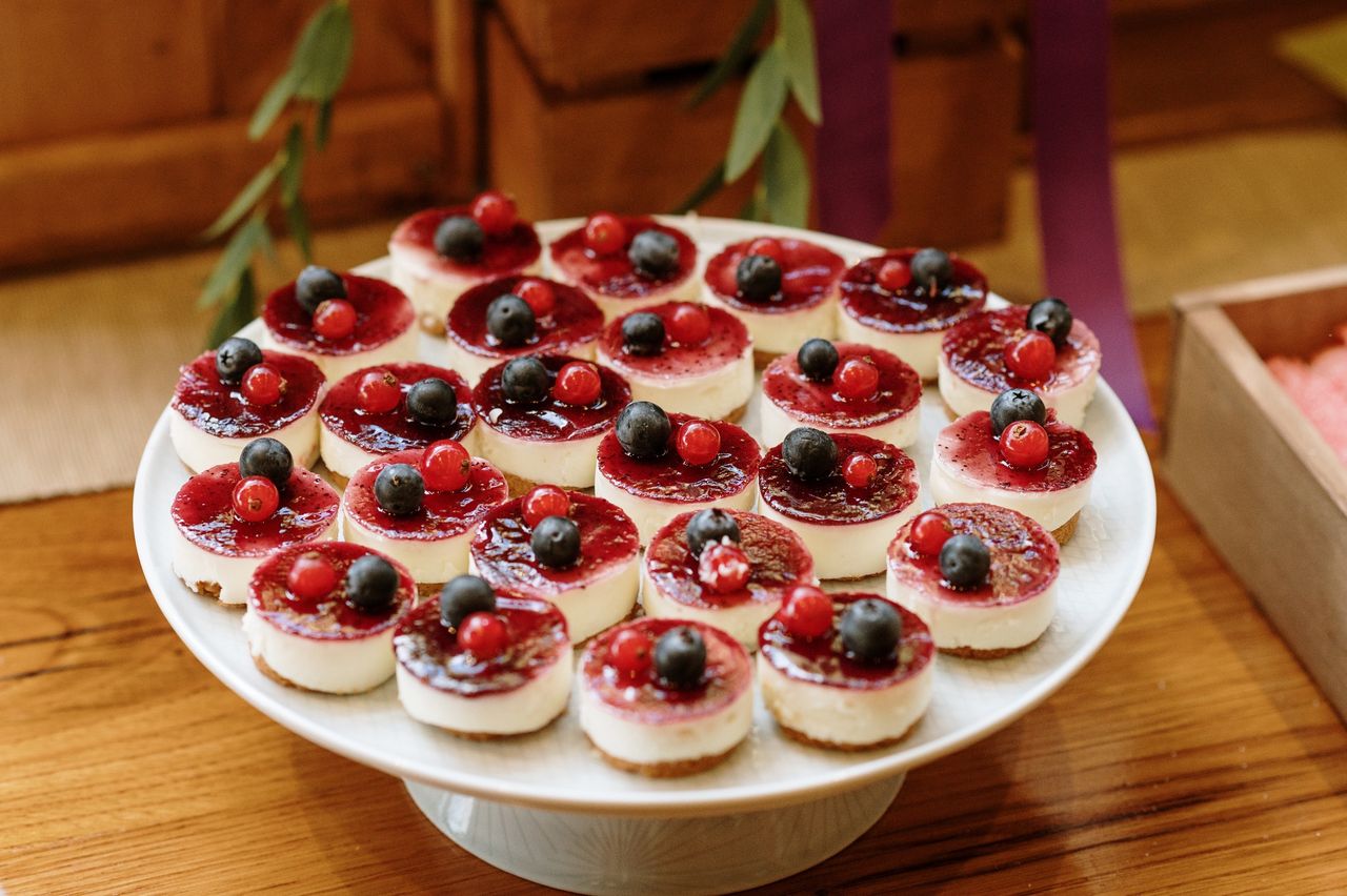 Elegant mini cheesecakes: A show-stopping treat for your gatherings