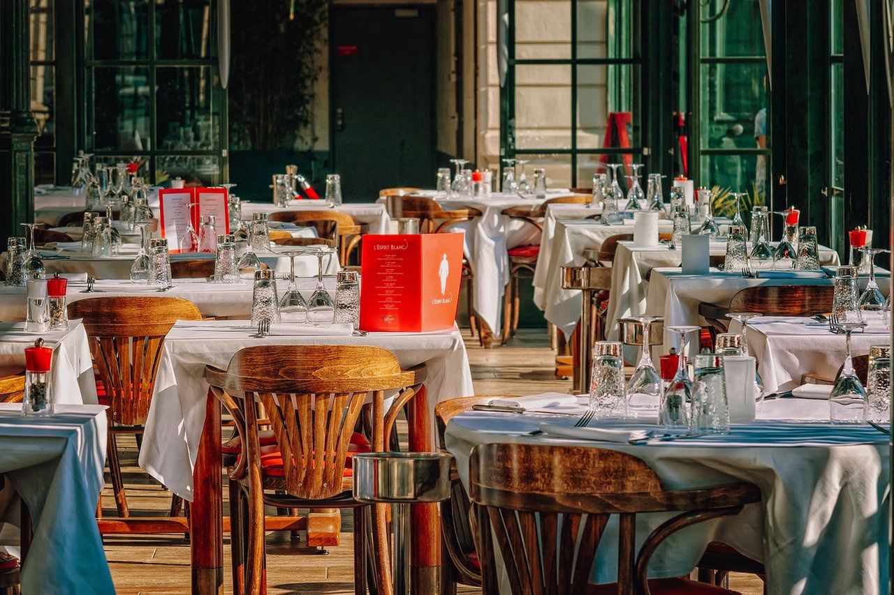 Wiemy, na jakich zasadach nastąpi otwarcie restauracji. Kolejne etapy odmrażania gospodarki