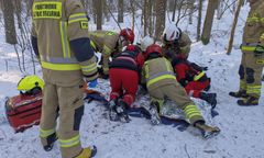 Groźny wypadek dziecka na sankach. Na miejscu śmigłowiec LPR