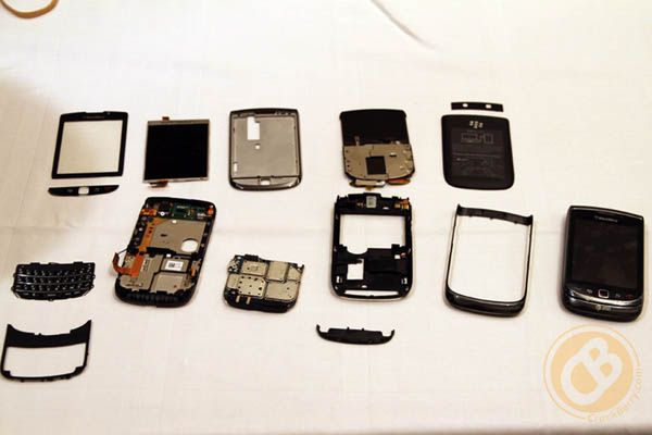 BlackBerry Torch 9800 rozebrany na części pierwsze 2
