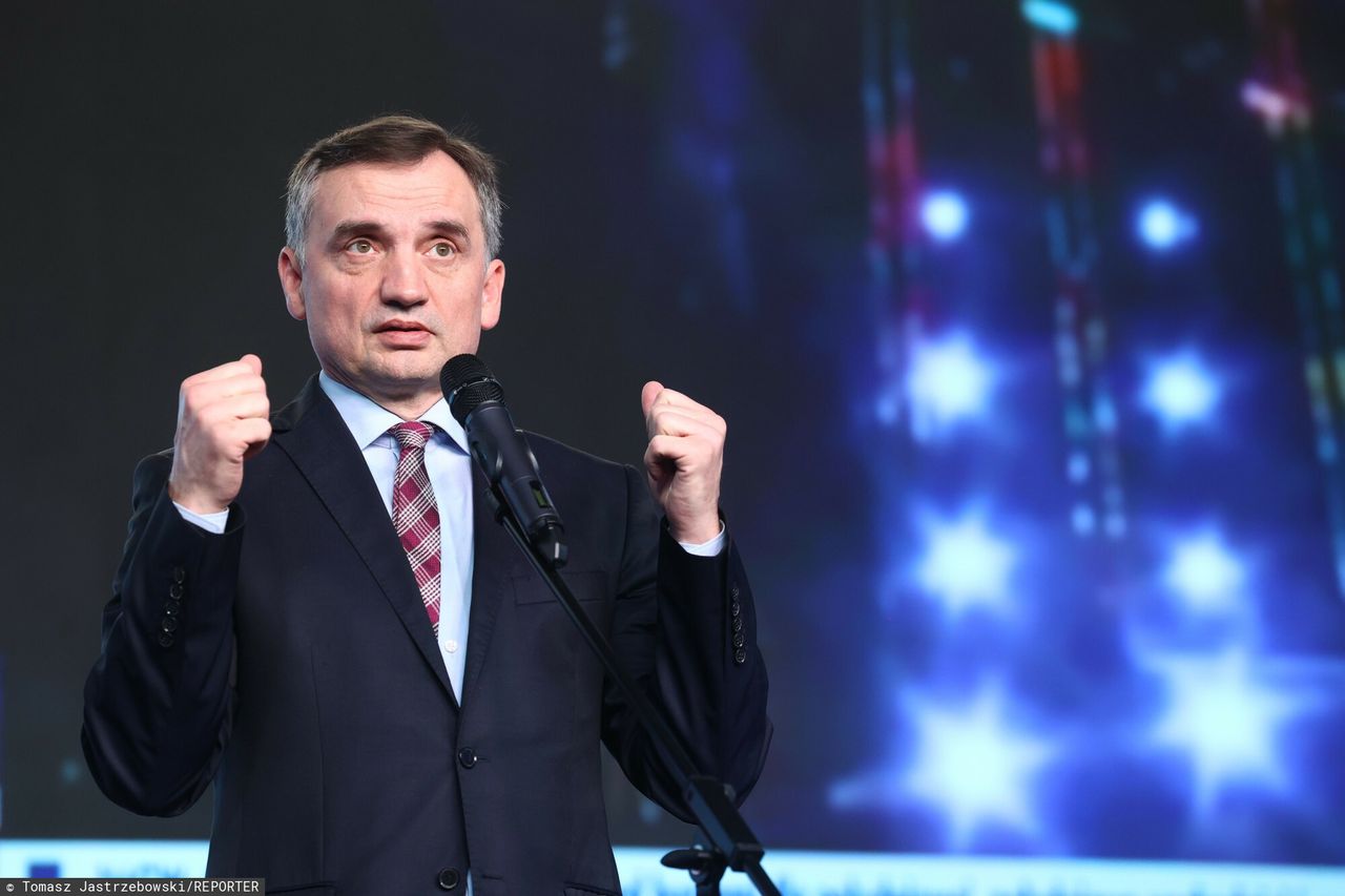 Interpol nie mógł ścigać Ziobry? Wiceminister wskazał powód
