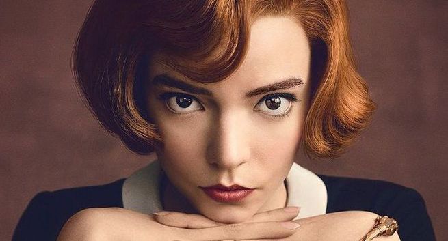 Polacy na Netfliksie najchętniej oglądają dramaty. „Gambit Królowej”, „Dom z papieru” i „W głębi lasu” hitami roku