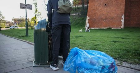 Polacy, bierzcie się za oddawanie flaszek. Setki milionów "utknęły" w systemie kaucyjnym