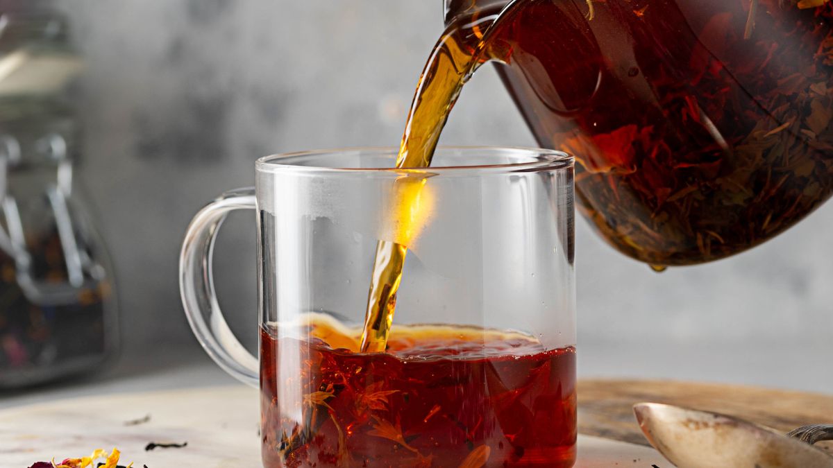 W mig poprawisz trawienie i pożegnasz wzdęcia. Wystarczy dodać do herbaty popularną przyprawę