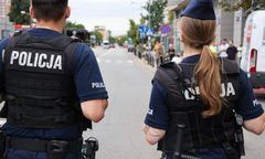 Znaleźli ją w łóżku pseudokibica. Teraz policjantka zabiera głos