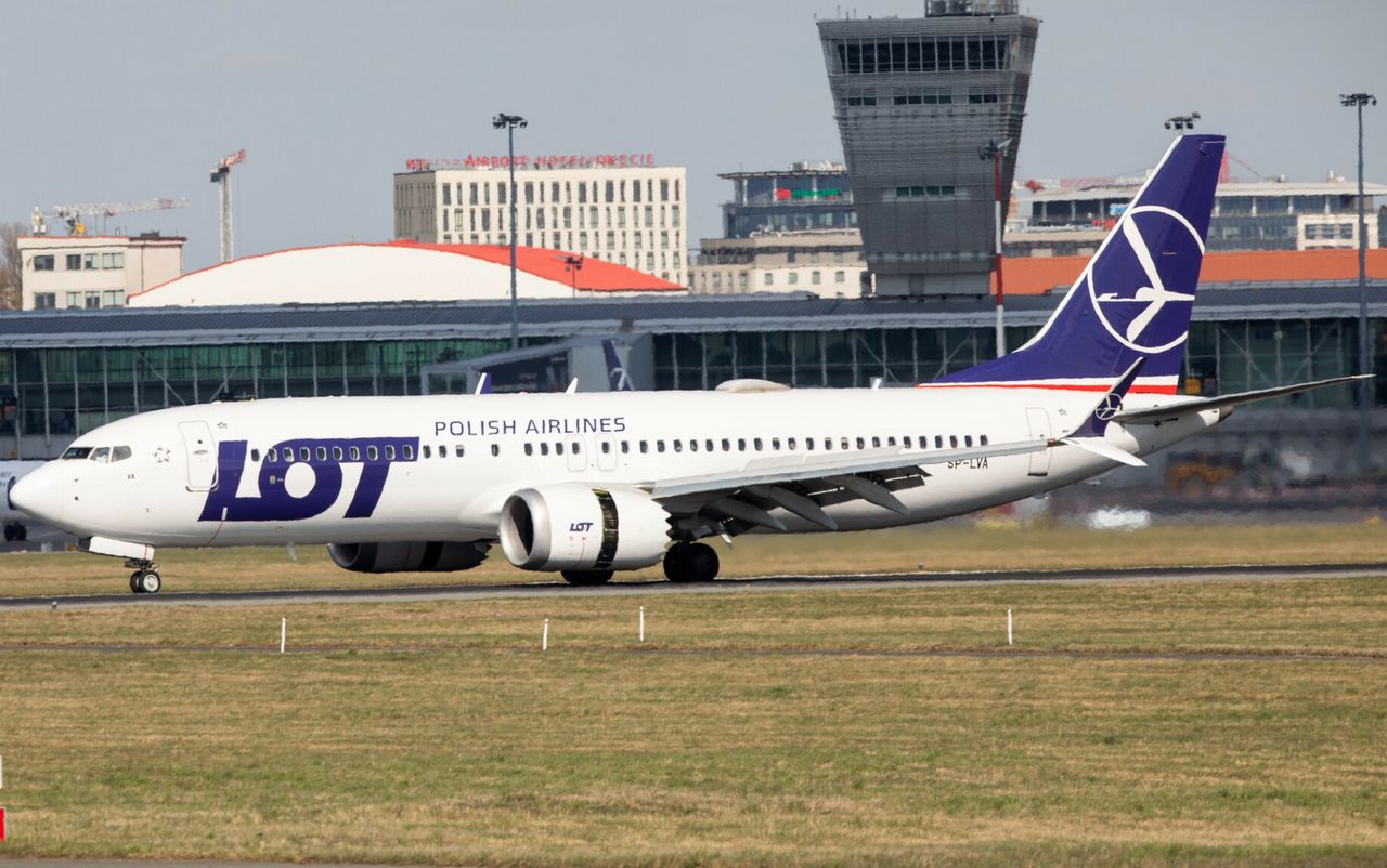 Niecodzienna sytuacja na Okęciu. W samolot uderzył piorun