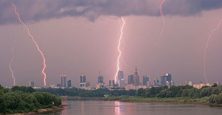 "Gwałtowne". IMGW alarmuje. Możliwe groźne zjawiska