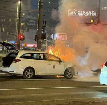 Warszawa: Pożar samochodu osobowego na Woli