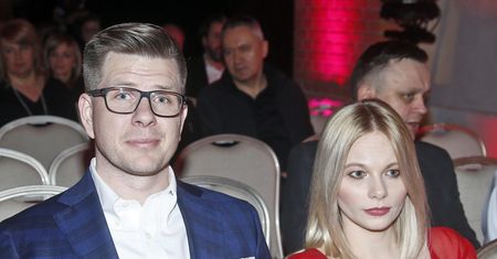 Jest w związku z 20-latką. "Myślisz, że już nic cię nie zaskoczy"