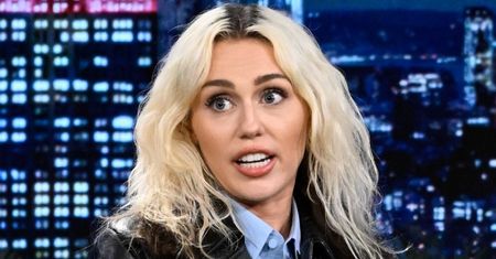 Miley Cyrus KOŃCZY z koncertowaniem, bo... nie chce spać w autobusie. Wydała oświadczenie