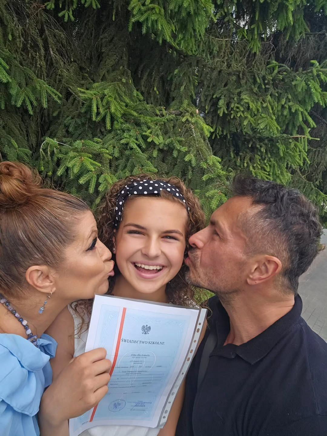 Katarzyna Skrzynecka i Marcin Łopucki z córką