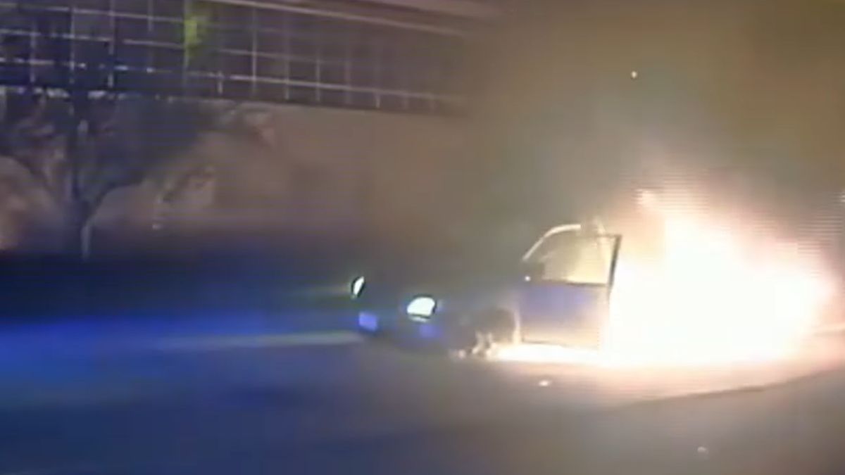 Ogień w mgnieniu oka zajął cały samochód