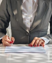 Umowa o pracę. Defańska-Czujko: zmiany w Kodeksie pracy pomogą zatrudnionym na czas określony