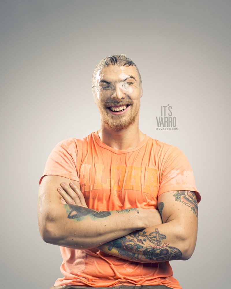 Condom Challenge – śmieszny projekt portretowy Andreasa Varro 8