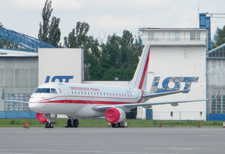 Rządowy samolot Embraer.