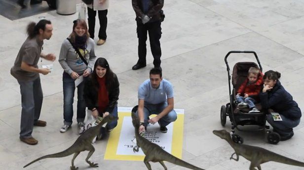 Dinozaury i astronauci w galerii handlowej, czyli magia rozszerzonej rzeczywistości [wideo] 1