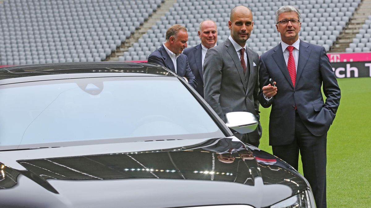 Pep Guardiola lubi luksusowe samochody, które niestety często rozbija.