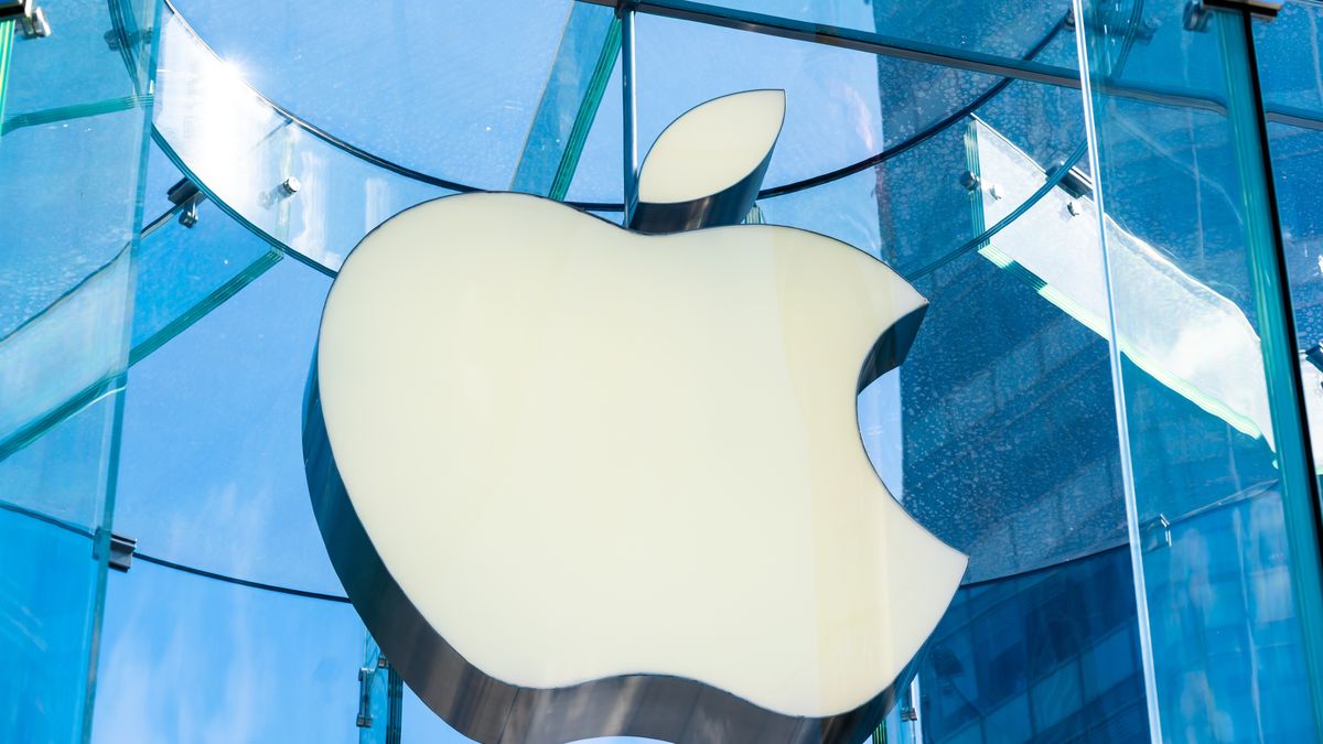 SHANGHAI, CHINA - 2019/09/20: Apple logo seen at an Apple retail store at the IFC Mall in Pudong New Area, Shanghai. An American multinational technology company. (Photo by Alex Tai/SOPA Images/LightRocket via Getty Images)