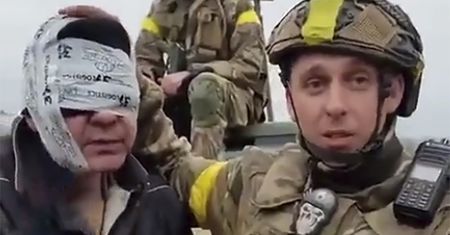 Rosjanie przebrali się za cywilów. Media obiegło zaskakujące nagranie