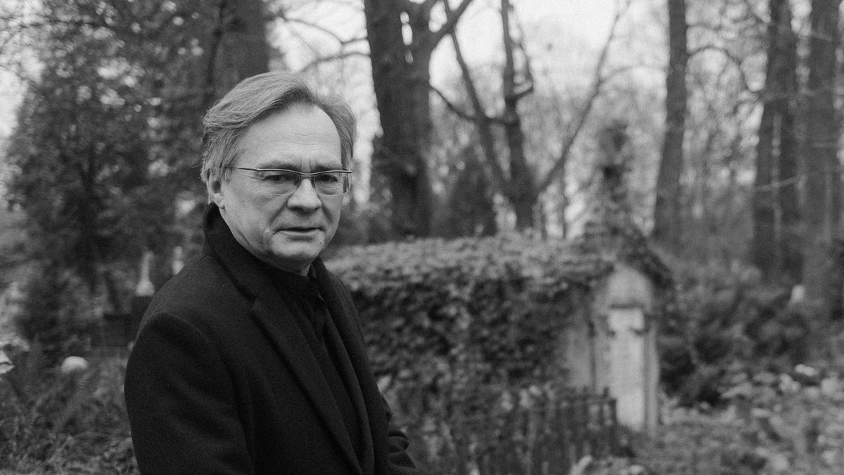 Paweł Pochwała został mistrzem ceremonii pogrzebowej