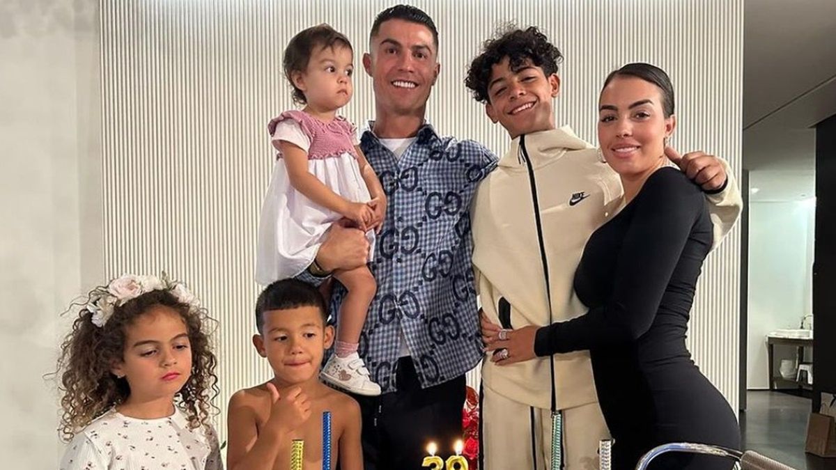 Na zdjęciu: Cristiano Ronaldo z rodziną