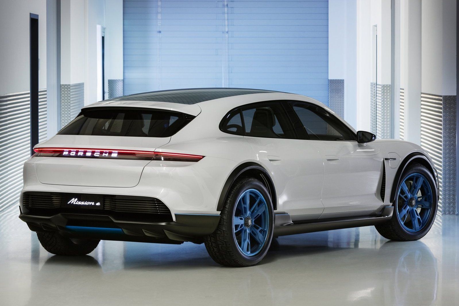 Porsche Mission E Cross Turismo