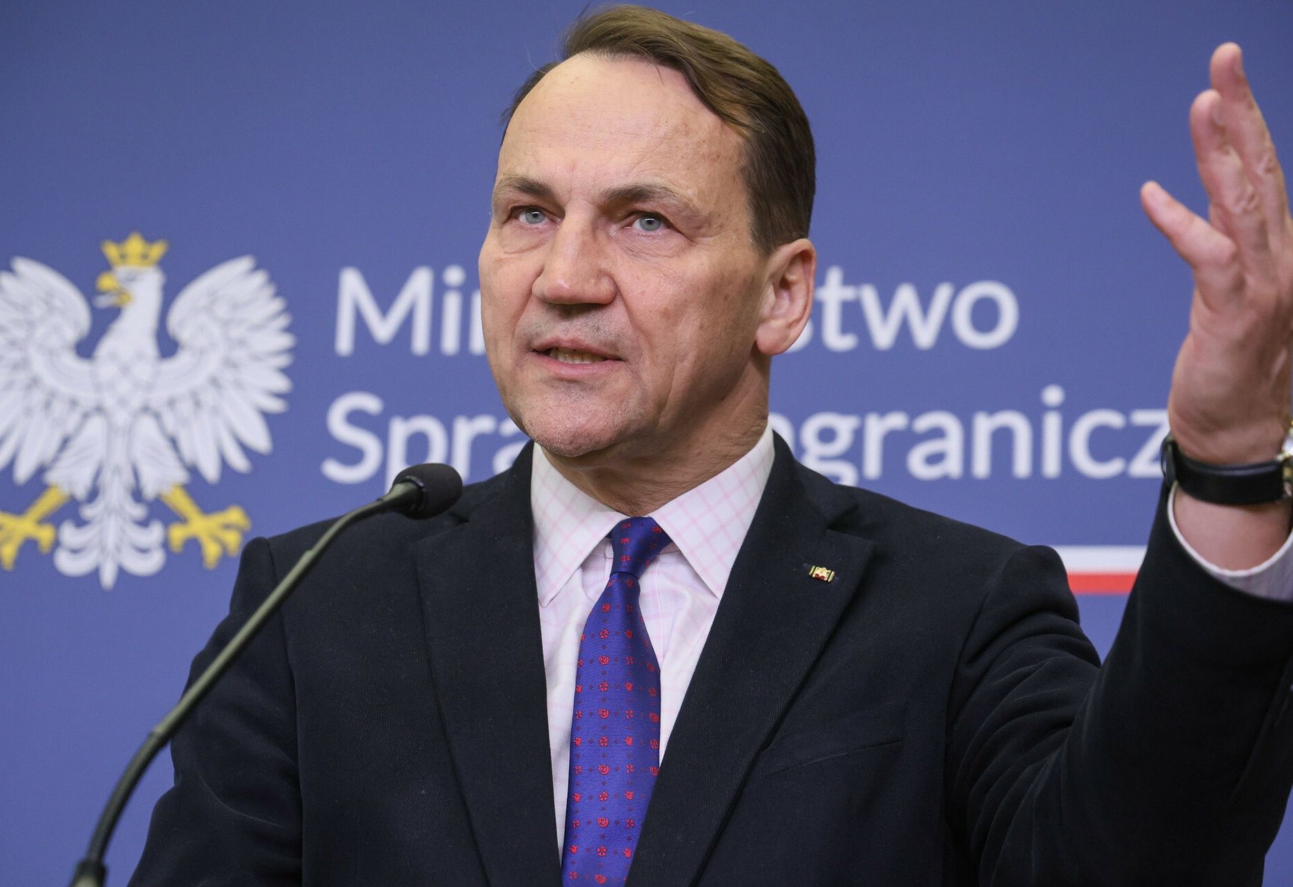 Ambasador Rosji wezwany do MSZ. Sikorski zdradza szczegóły