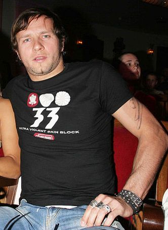 Majdan ma nową dziewczynę. Brunetkę...