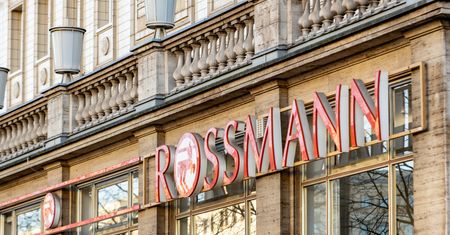 Nawet 130 zł taniej w Rossmannie. Męskie wody toaletowe w promocji