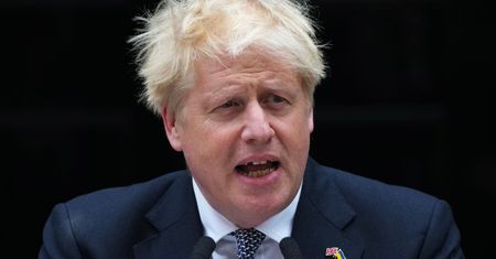 Boris Johnson niczym Terminator. "Hasta la vista, baby"