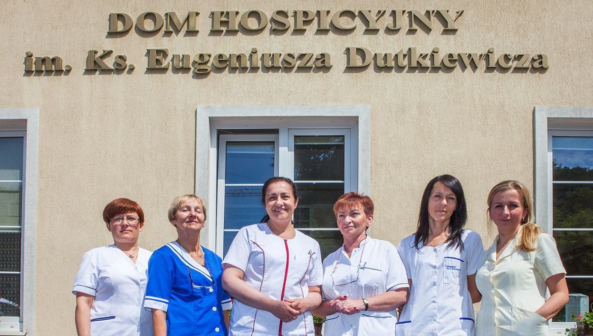 Fundacja Hospicyjna: "Potrzeba 20 tys. rękawiczek, 10 tys. maseczek, 5 tys. fartuchów"