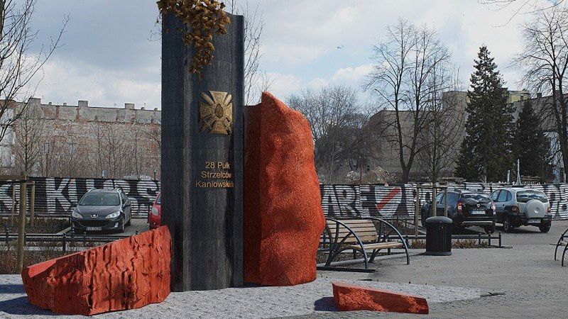Budowa pomnika Stefana Pogonowskiego - bohatera Bitwy Warszawskiej - w Łodzi