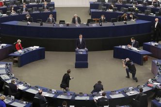 Premier: niedopuszczalne jest używanie języka szantażu finansowego