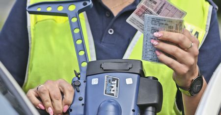 Koniec obowiązku posiadania przy sobie prawa jazdy może już w 2019 r. Same kluczyki jednak nie wystarczą