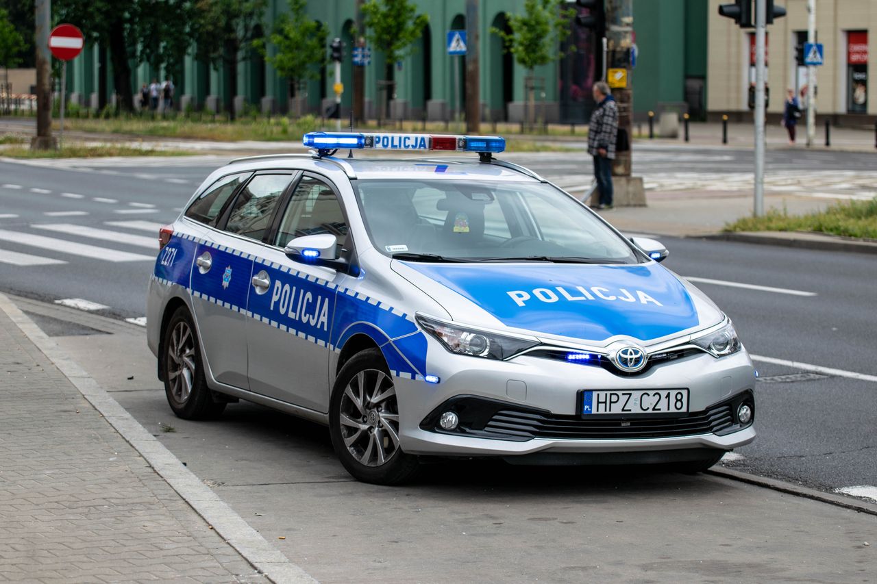 Były policjant odpowie za to, co zrobił. Postawiono mu trzy zarzuty