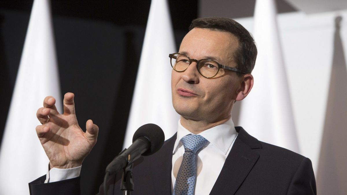 Premier Mateusz Morawiecki w Ostro??ce
26.10.2018 Ostroleka Wizyta premiera Mateusza Morawieckiego przed druga tura wyborow N/z Mateusz Morawiecki   fot Marek Maliszewski/REPORTER
Marek Maliszewski/REPORTER