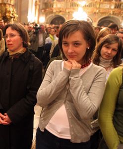 Kilkuset młodych ludzi czuwa, by być bliżej Papieża