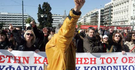 Kryzys w Grecji. Pomimo pomocy problemy nie znikną