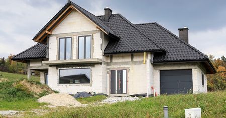 Budowa domu, kupno domu, kupno mieszkania. Co się najbardziej opłaca i ile to mniej więcej kosztuje?