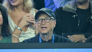 Jeden z najbogatszych na świecie. Przyłapali go na finale AO