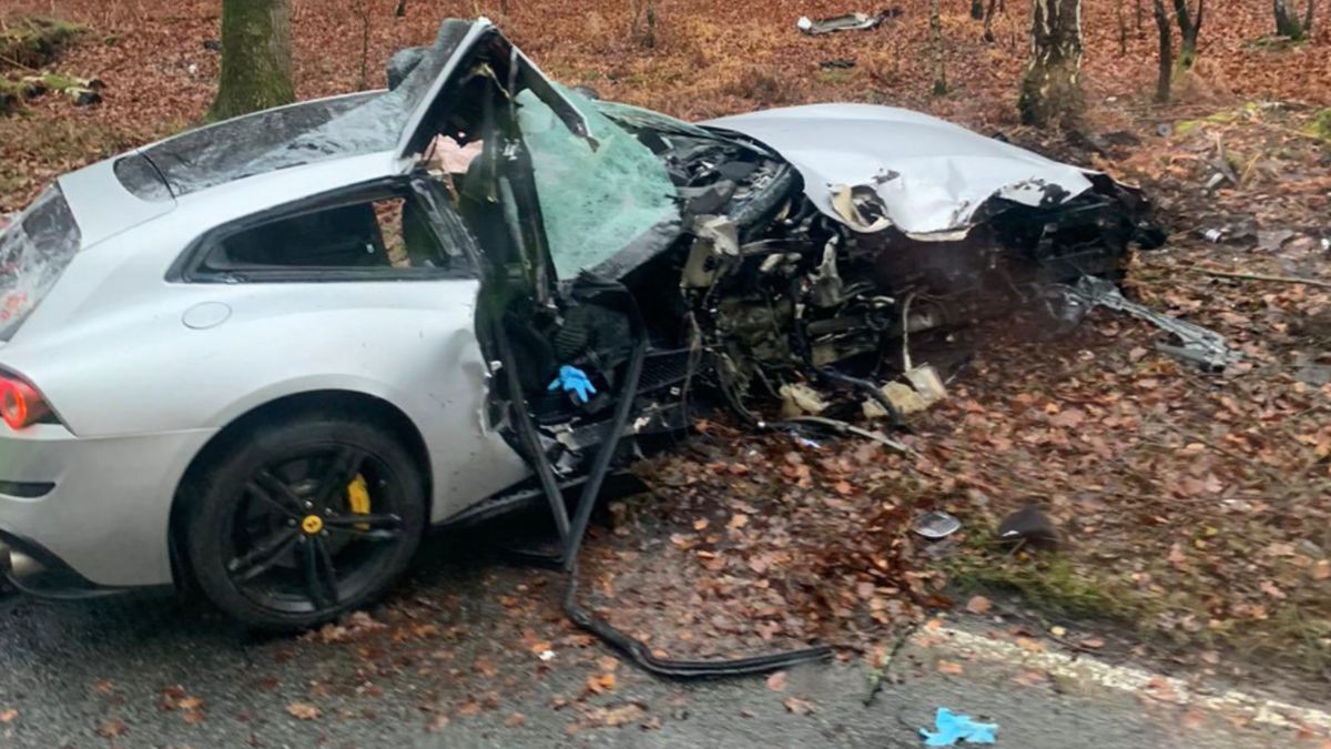 Twitter / Mirror Football / samochód Michaila Antonio tuż po wypadku