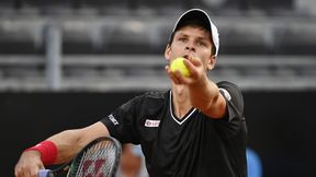 Tenis. Dla Huberta Hurkacza nie ma straconych piłek. Polak prawie przewrócił siatkę