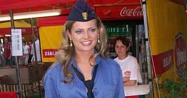 Dziewczyna Mroczka Miss Świata... Parowozów!