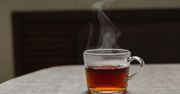 Pijesz herbatę wieczorem? Takie są skutki