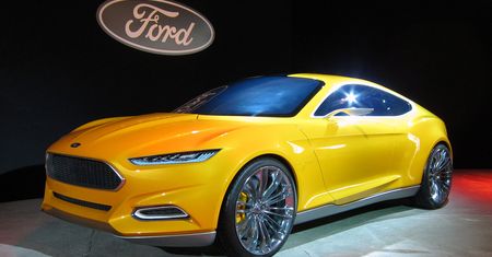 Ford Mustang już nie retro? Tak może wyglądać następca [aktualizacja]