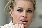 Rebecca Romijn i Keith Carradine wplątani w intrygę