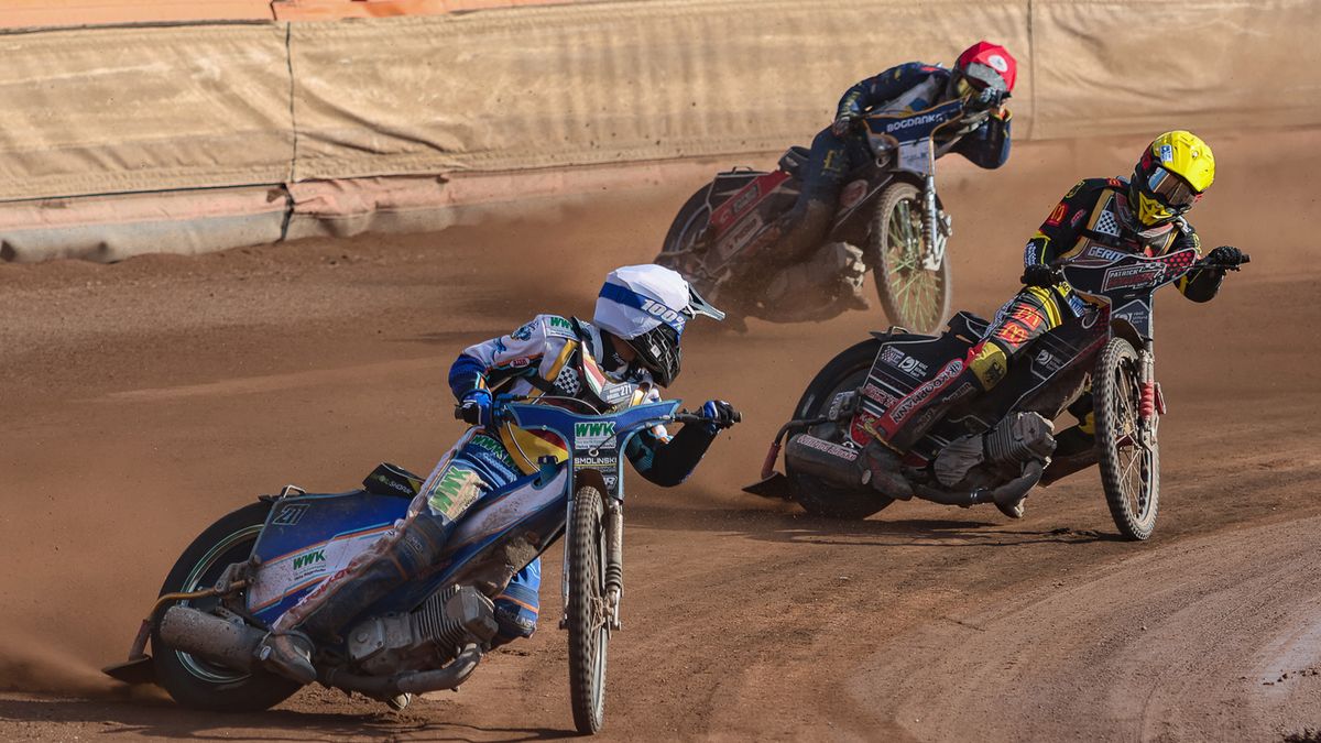 WP SportoweFakty / Michał Krupa / Na zdjęciu: Mario Hausl (kask biały), Patrick Hyjek (żółty)