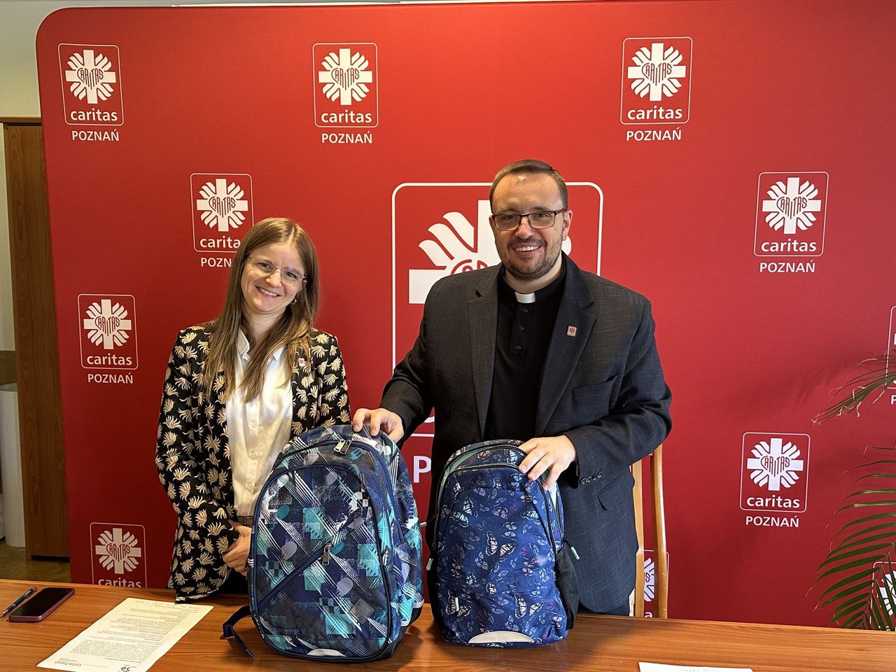 Poznański Caritas prosi o pomoc. Chodzi o dzieci z domu dziecka w Lesznie i przybory szkolne