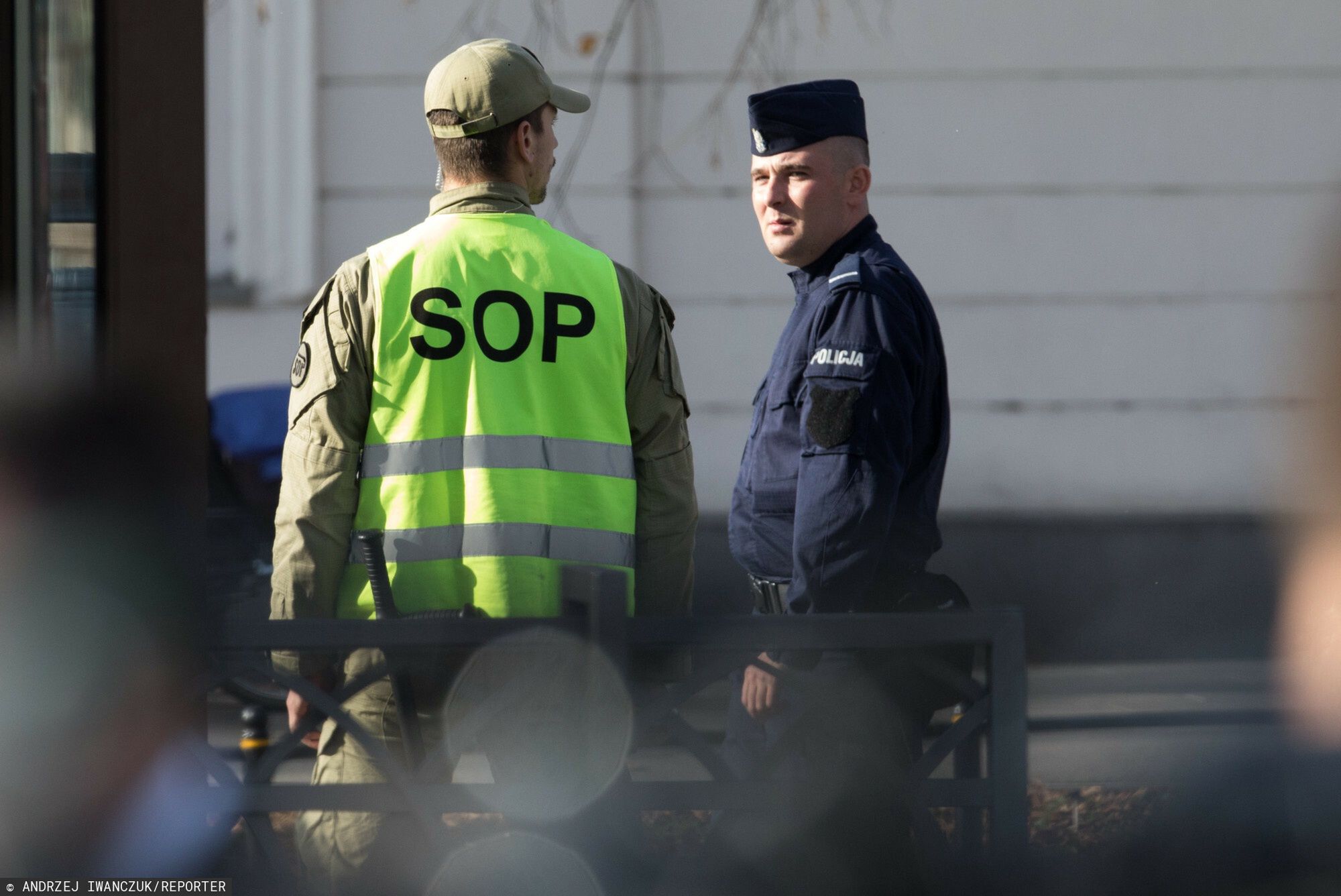 Reporter baza 2020-06-b
02.11.2018 Warszawa N/z funkcjonariusz SOP i policjant   fot. Andrzej Iwanczuk/REPORTER
Andrzej Iwanczuk/REPORTER