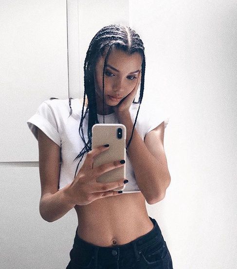 Nickalaya Rivera, młodsza siostra Nayi Rivery, jest modelką i influencerką
